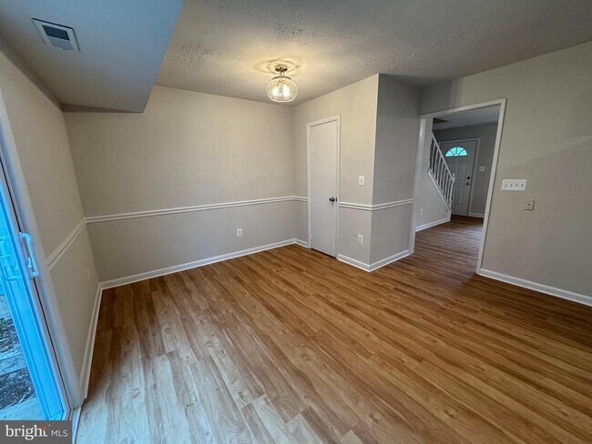 Building Photo - 5140 Redbud Rd