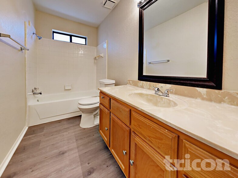 Building Photo - 5925 Fair Wind St