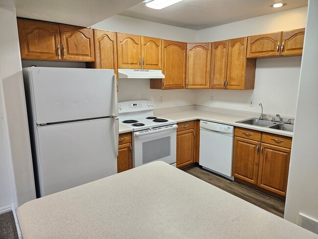 Building Photo - Spacious 3 Bd 2.5 Bath Townhouse in Bountiful