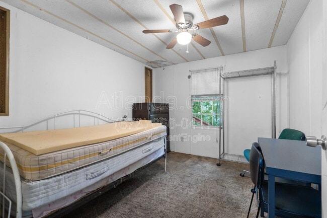 Building Photo - 1061 Center St NW