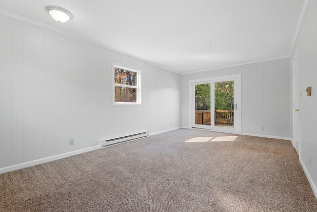 Building Photo - **Available 06/12/2026** 3Bed/1.5Bath Cozy & Convenient in Durham NC!