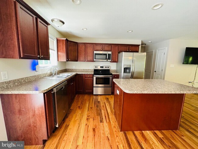 Building Photo - 101 Brier Rabbit Ct