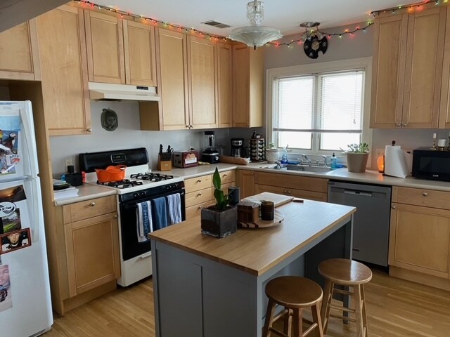 Building Photo - 605 4th St NE