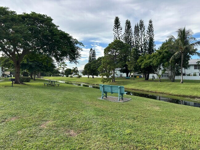 Building Photo - 3664 Alder Dr