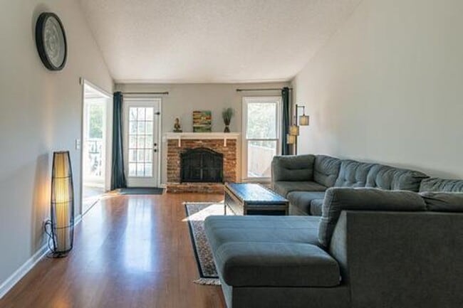 Building Photo - Harpeth Woods Home with Large Fenced in Ya...