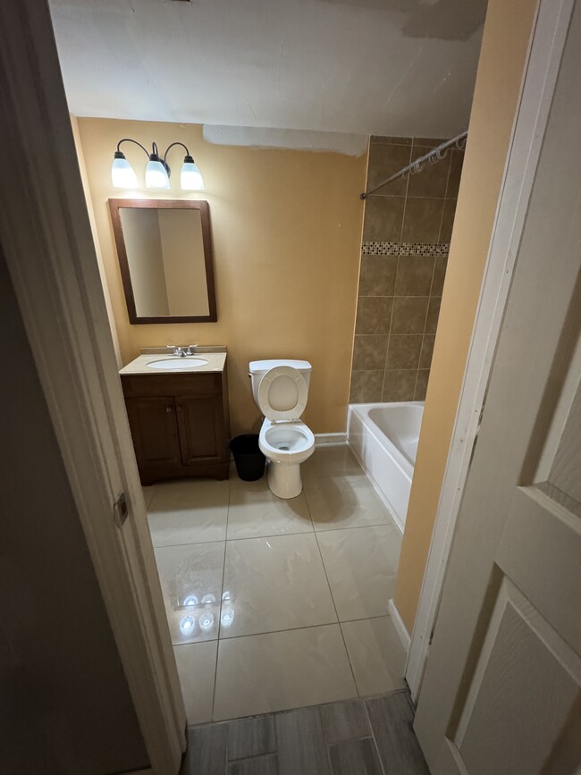 Basement bedroom’s bathroom - 5800 Katara Dr