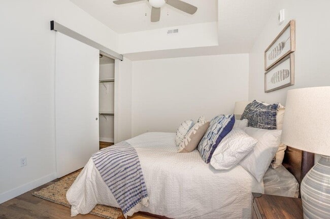 Building Photo - Lofts at Reed