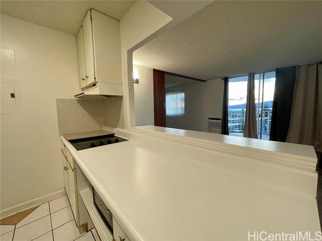 Building Photo - 98-1038-1038 Moanalua Rd