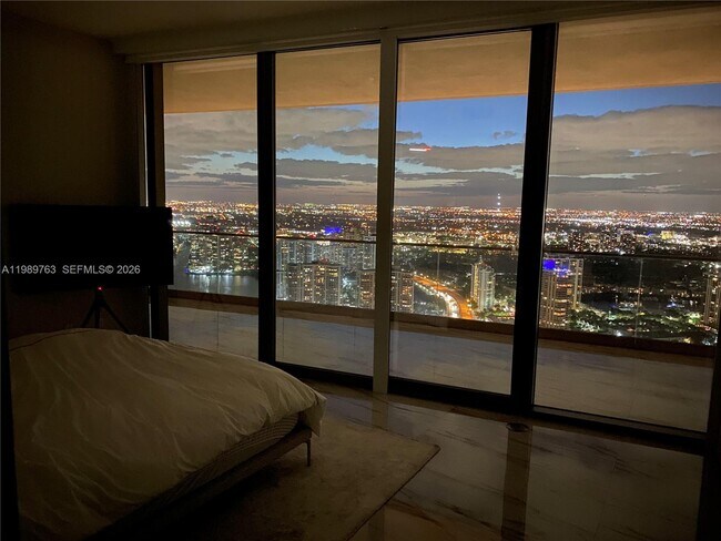 Building Photo - 18975 Collins Ave