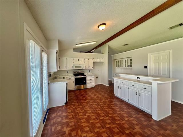 Building Photo - 300 W Stoneybrook Dr