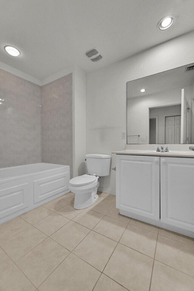 Building Photo - 1846 Pelican Dr