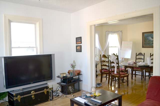 Building Photo - 209 4th St