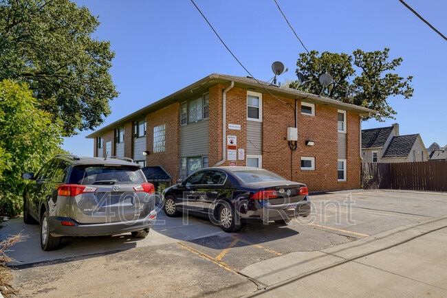 Building Photo - 1010 S 29th St