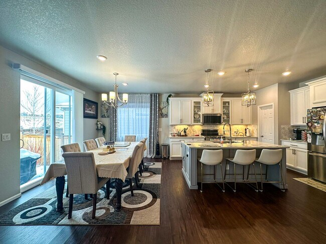 Building Photo - Meadowlark serene 4bd retreat