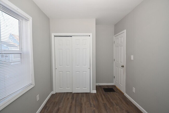 Building Photo - 111-113 S West St Mishawaka