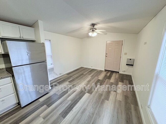 Building Photo - 930 Cedar Village Ln