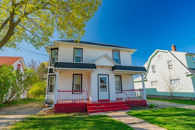 Building Photo - 427 Vernal Ave