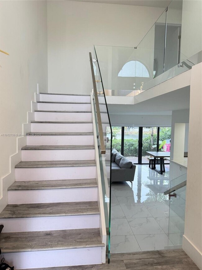 Building Photo - 1271 SW 124th Ct