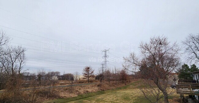 Building Photo - 400 Echo Ln