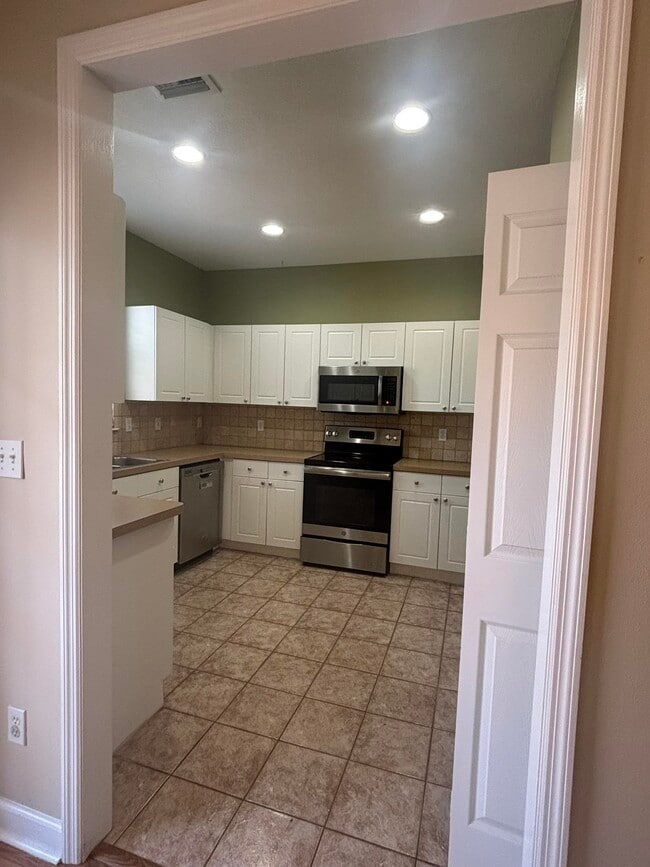 Building Photo - 4020 Colleton Ct