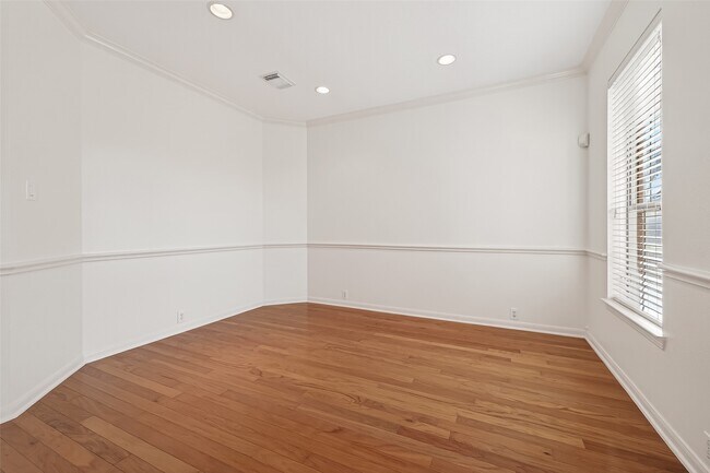 Building Photo - 17719 Brair Arbor