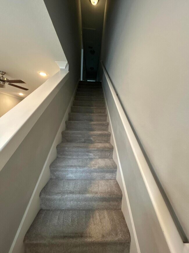 Building Photo - 147 N Sand Palm Rd