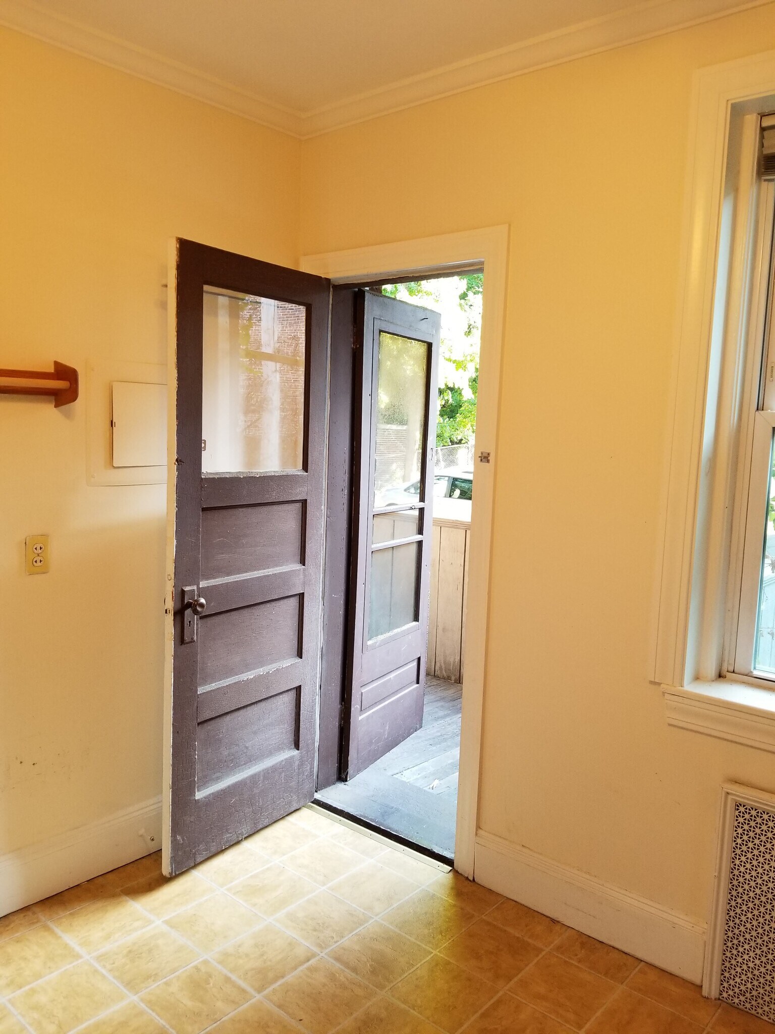 Building Photo - 255 Kelton St