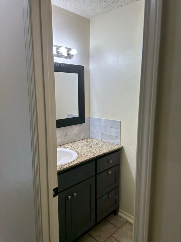 Building Photo - 1020 N Turtle Creek Dr