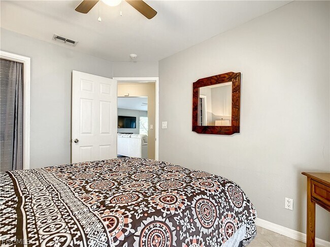 Building Photo - 13633 Admiral Ct