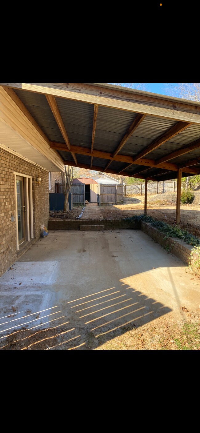 Building Photo - 8002 Greenwillow Ct SE