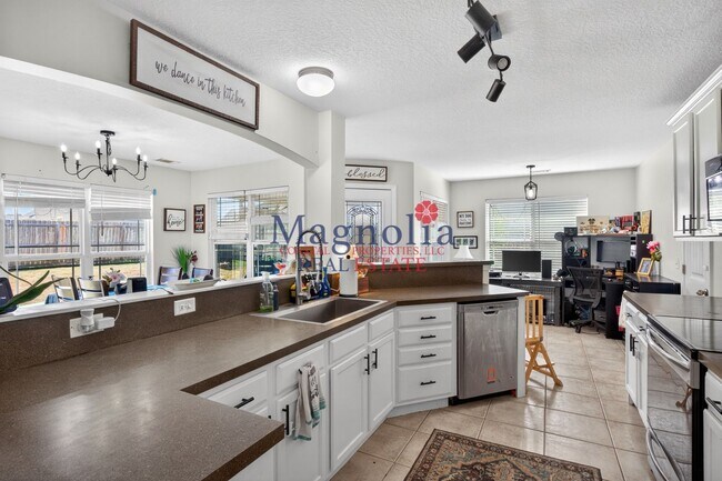 Building Photo - 3 bedrooms, 2 bathrooms in Richmond HIll's White Oak Subdivision! Close to I95, Savannah, Pooler ...