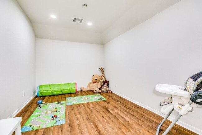 Building Photo - 7223 Foxwood Mist Trl