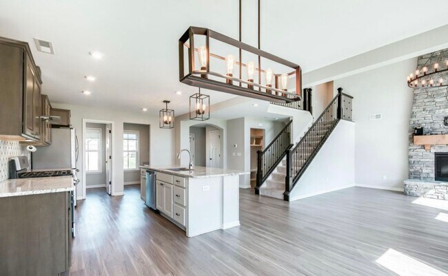 Building Photo - 15911 Long Meadow Way