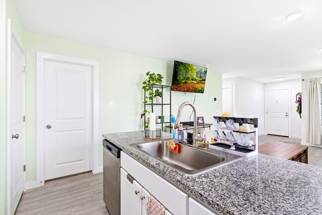 Building Photo - 3 Bedroom/2 Bath WaterWheel Subdivision