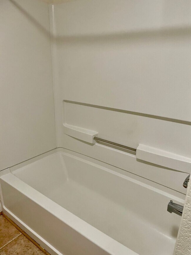 Building Photo - Willow Street