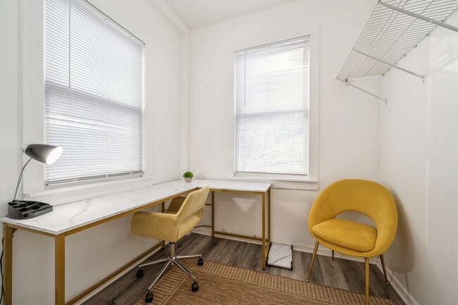 Building Photo - 2818 N Ashland Ave