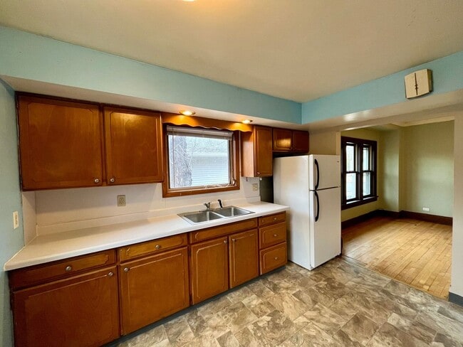 Building Photo - 1335 Prospect Ave