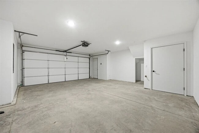 Building Photo - Big Ben at the Loop – Brand New 3 Bedroom Condo | Attached 2-Stall Garage