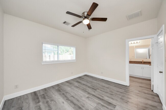 Building Photo - 6827 Mcwilliams Dr