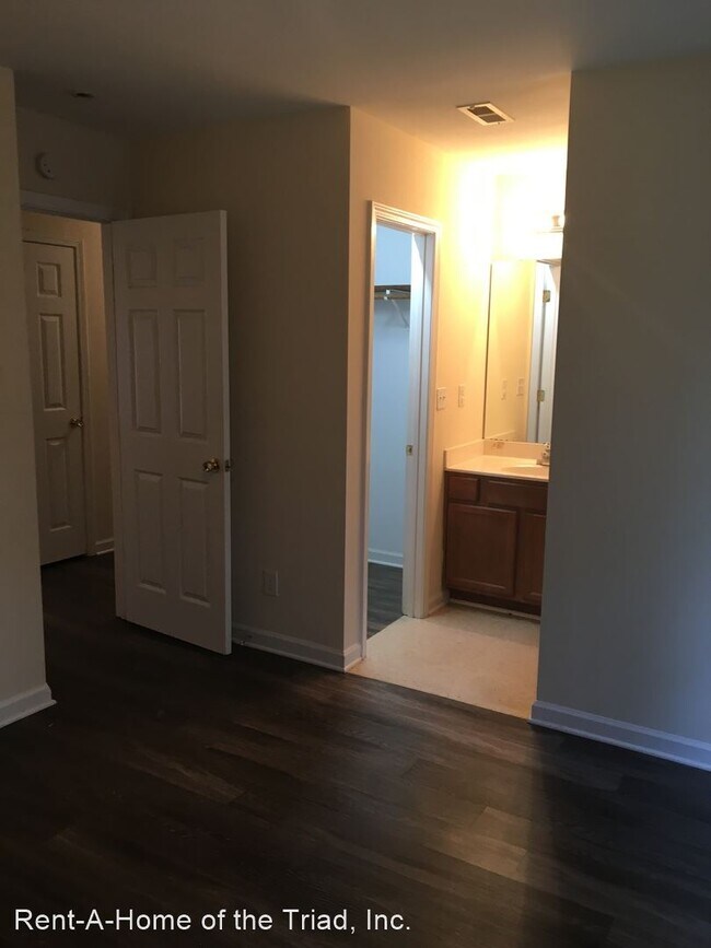 Building Photo - 3 br, 2 bath House - 137 Thomas Street
