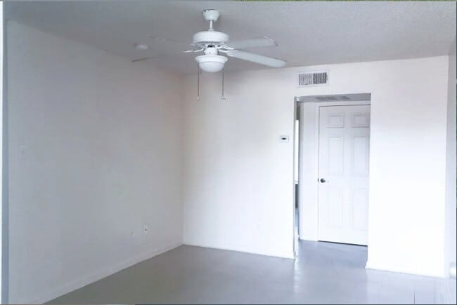 Building Photo - 1205 Murray St