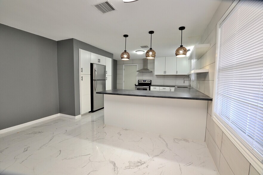 kitchen - 143 W 9th St