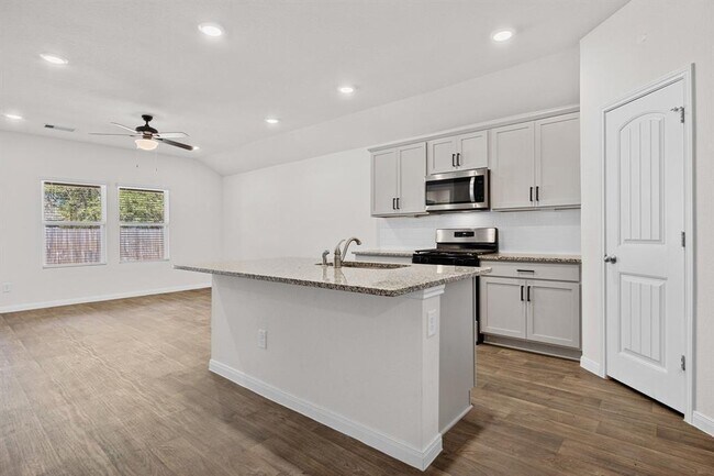 Building Photo - 1331 Camden Ln