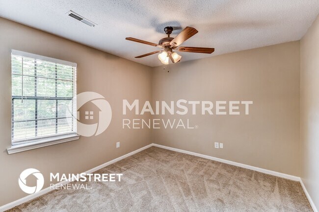 Building Photo - 904 Pine Forest Cir