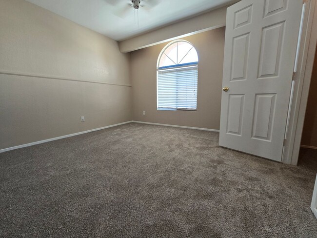 Building Photo - Townhome in Dreamy Summerlin Area -8417 Ma...
