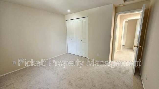 Building Photo - 6453 Grand Pine Loop NE