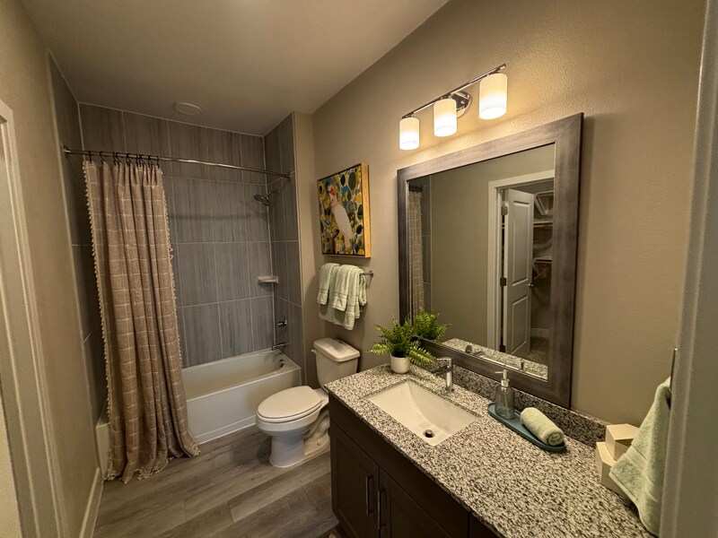 Building Photo - 502 Commercial Lp