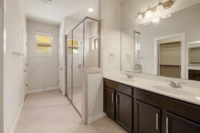 Building Photo - 16233 Travesia Way