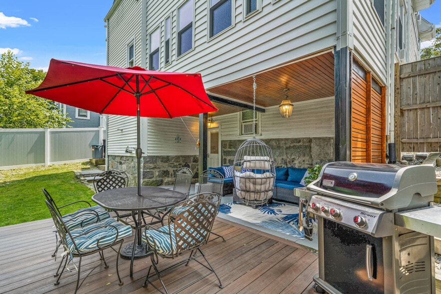 Building Photo - 46 Russell St