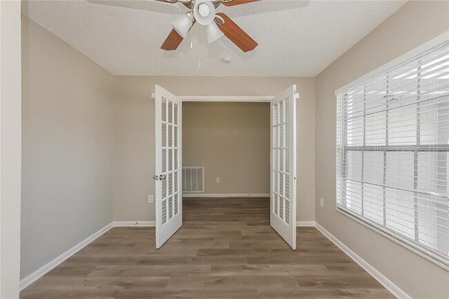 Building Photo - 4414 Tall Oak Ln